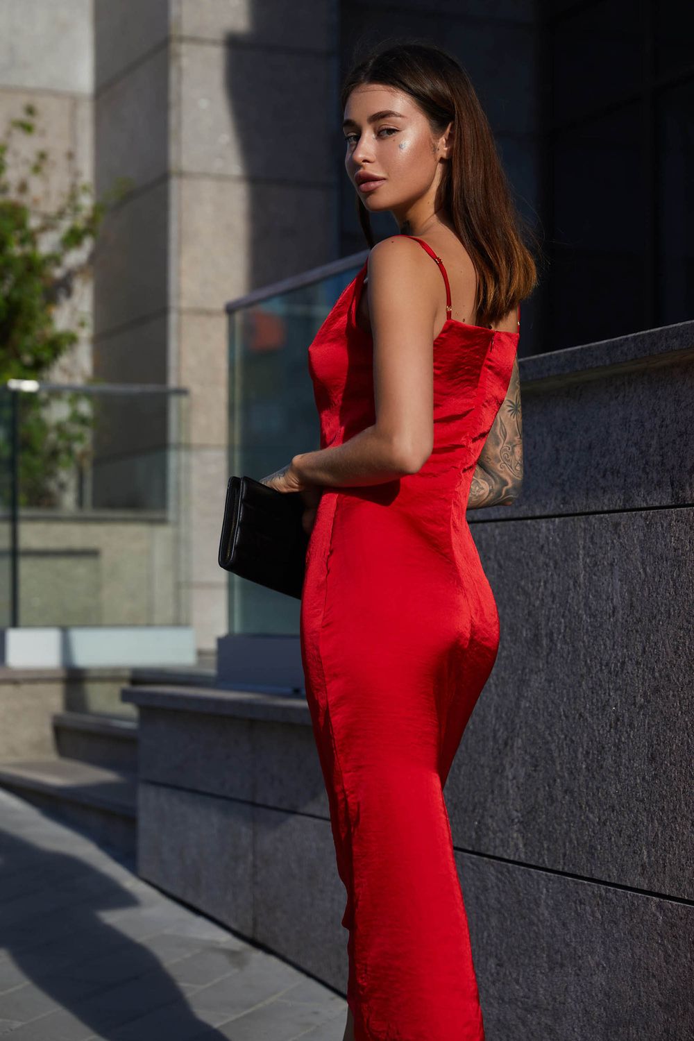 Элегантное шелковое платье комбинация красное - фото