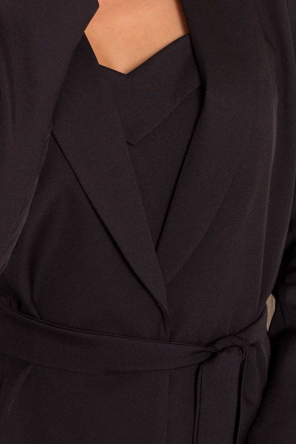 Женский деловой костюм с юбкой черный - фото