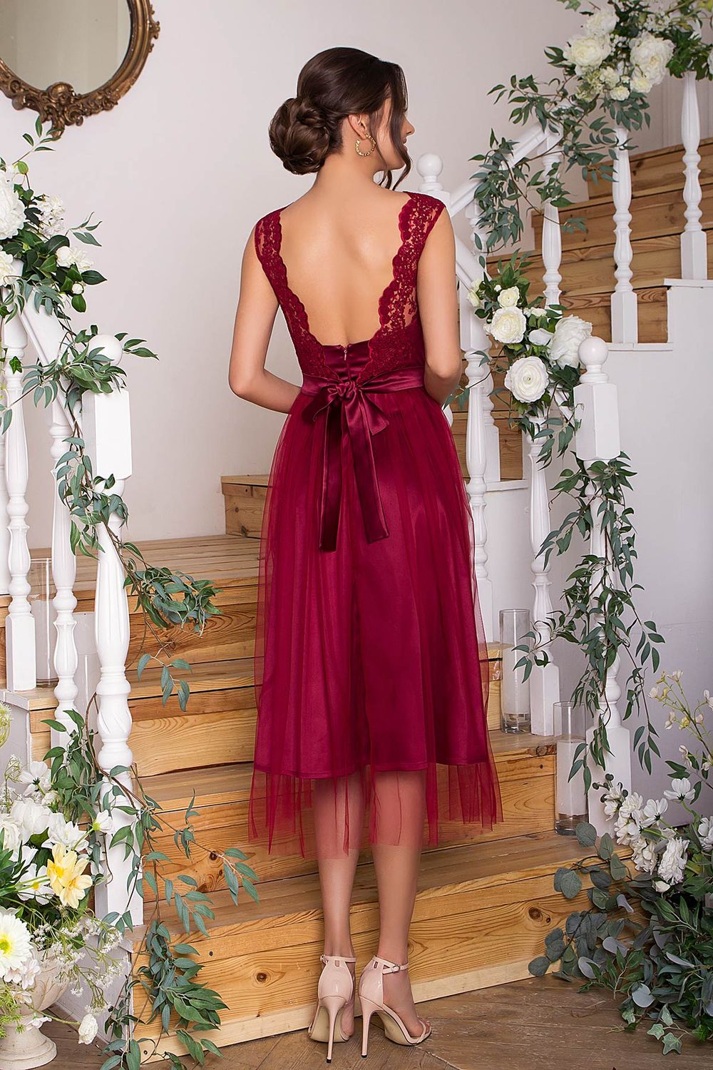 Вечернее платье с открытой спиной бордовое - фото