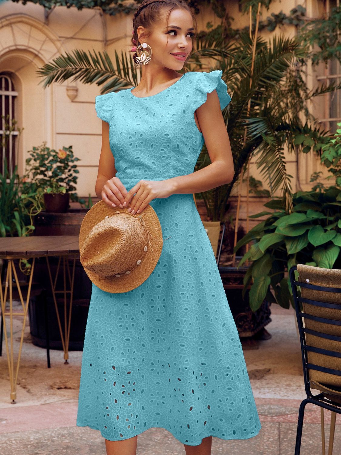 Розкльошене літнє плаття з прошви бірюзового кольору - фото