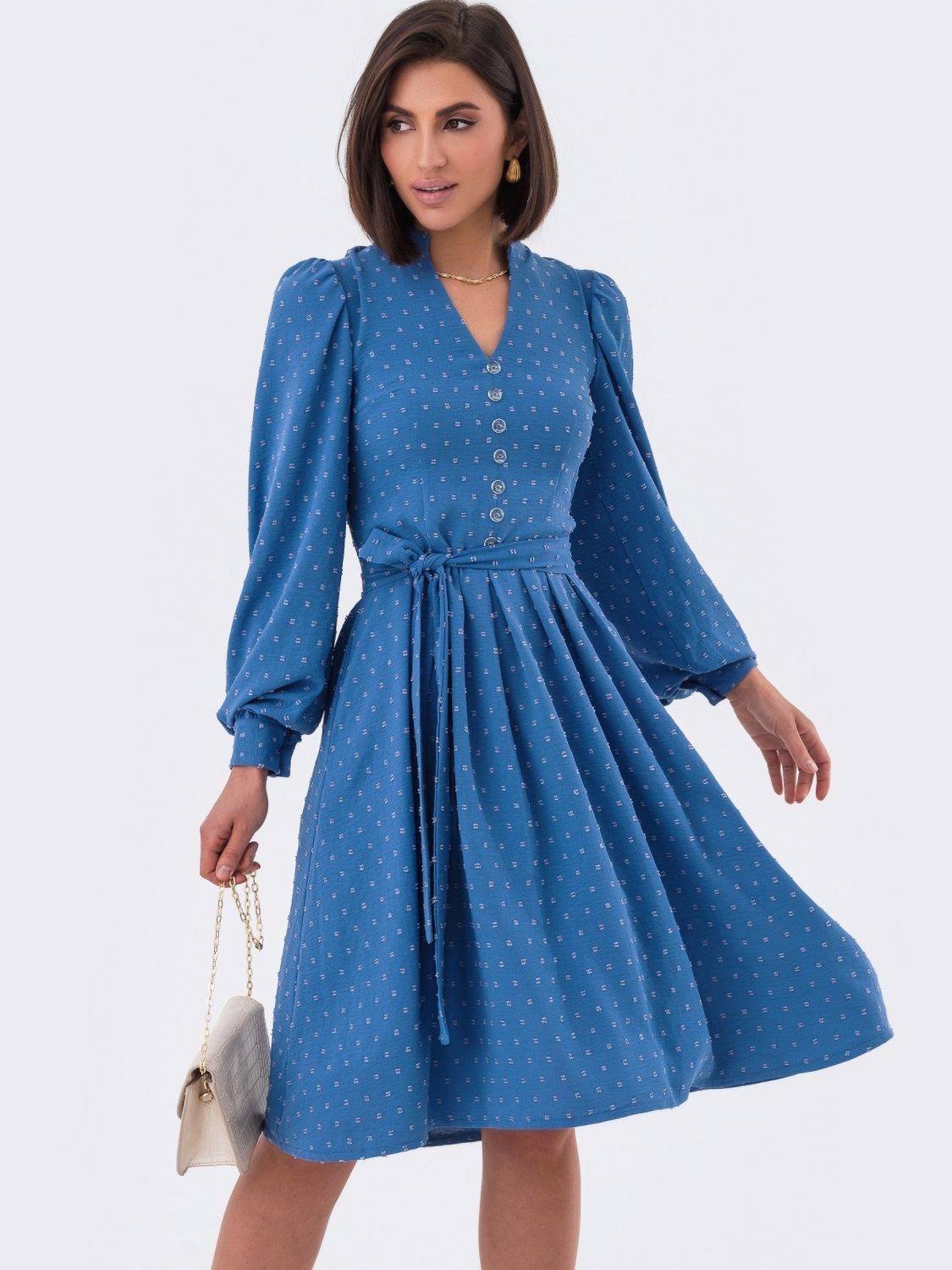 Весеннее платье клеш голубого цвета - фото