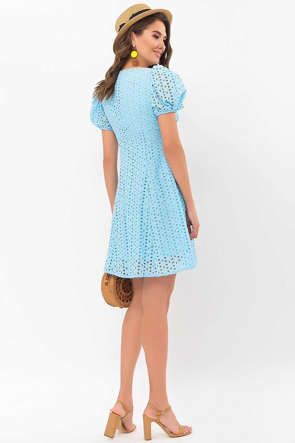 Коротке літнє плаття з прошви блакитне - фото