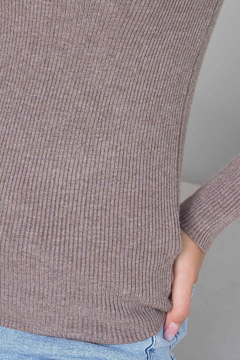 Женская базовая кофточка джемпер цвета капучино - фото