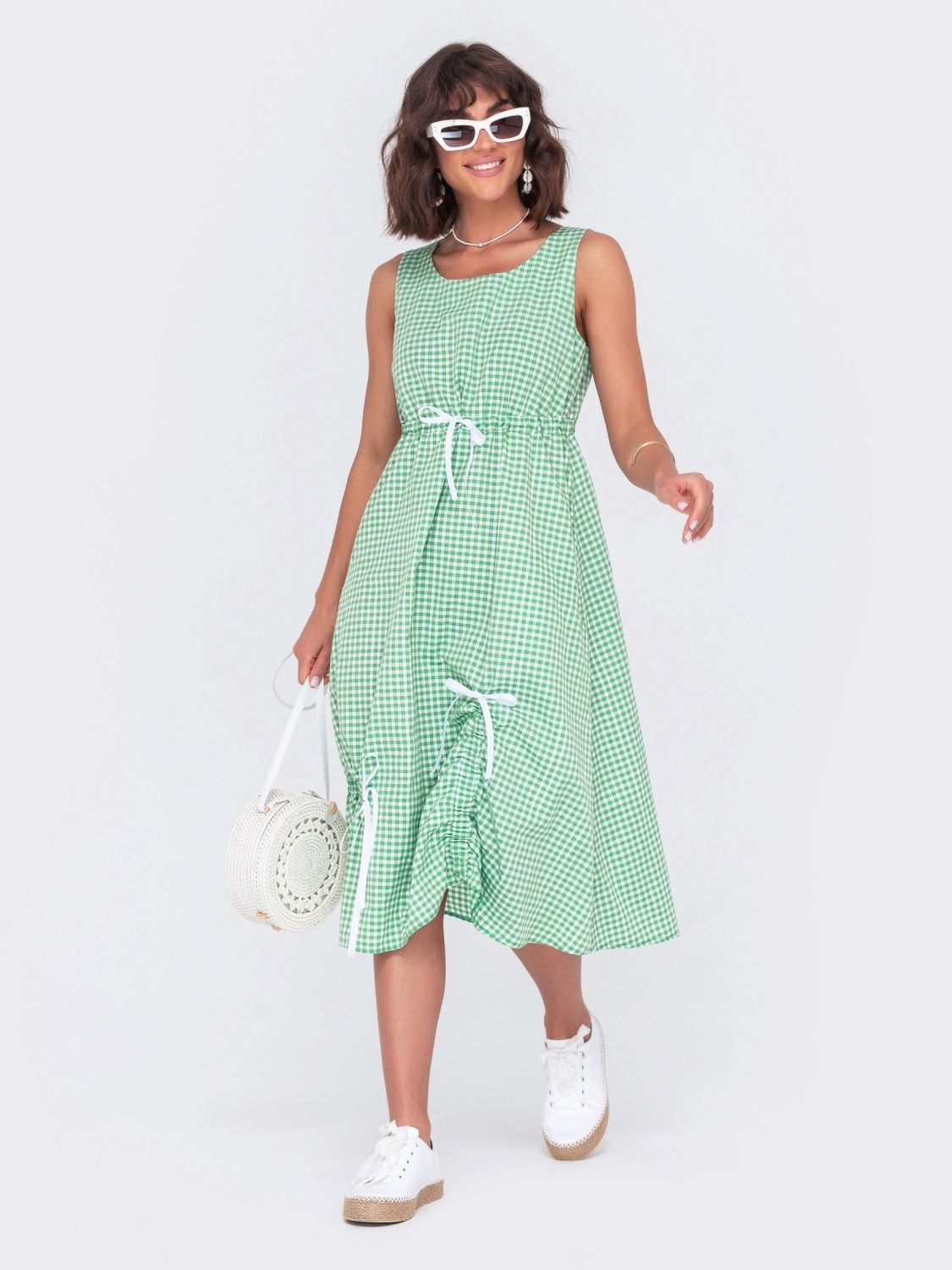 Літня сукня А-силуету в клітку зеленого кольору - фото