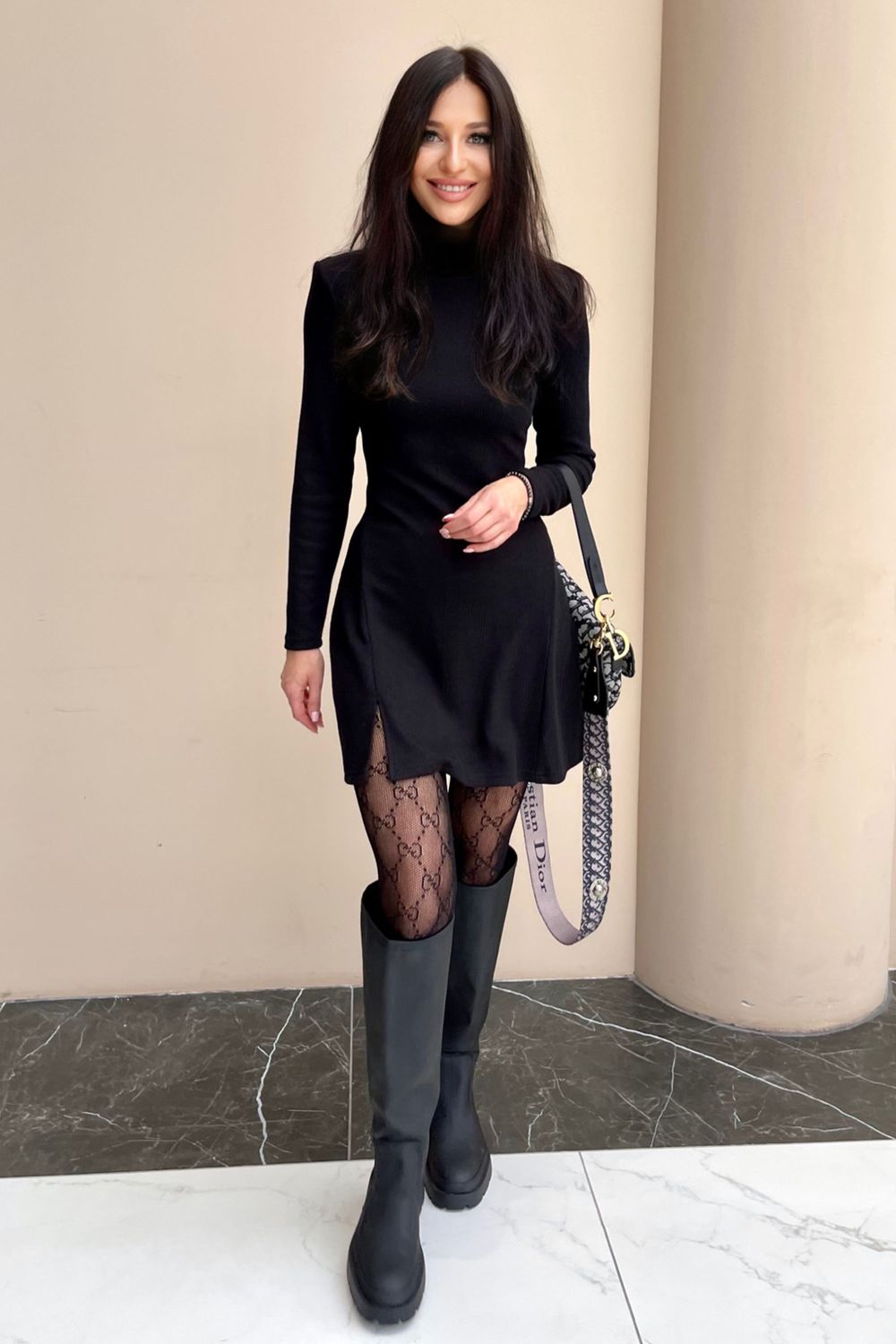 Трикотажне осіннє плаття міні чорне - фото