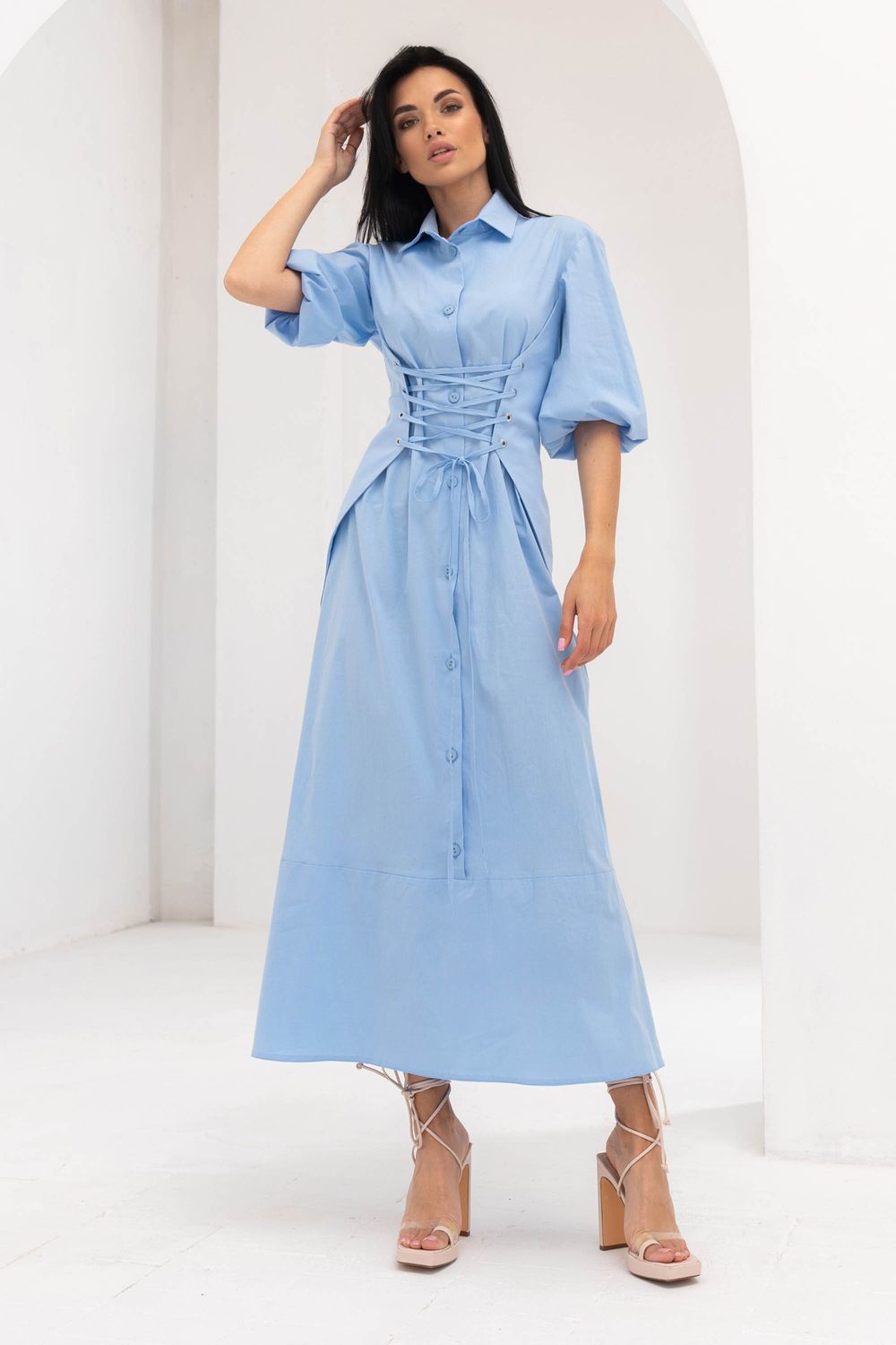 Довге літнє плаття сорочка блакитного кольору - фото
