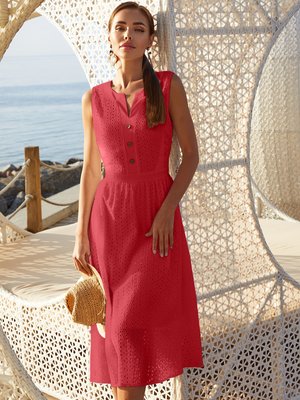 Летнее платье из прошвы с юбкой солнце коралового цвета - фото
