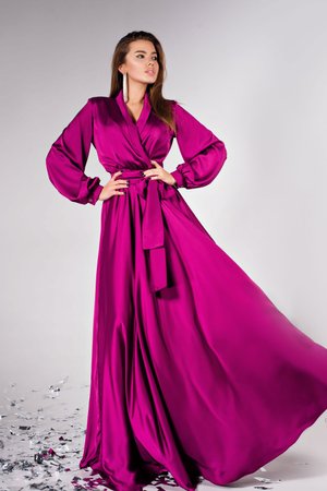 Елегантна вечірня сукня в пол з шовку фіолетова - фото