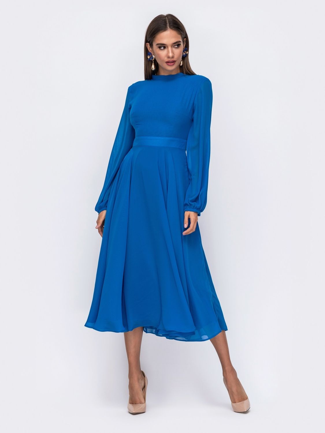 Нарядное шифоновое платье миди синего цвета - фото