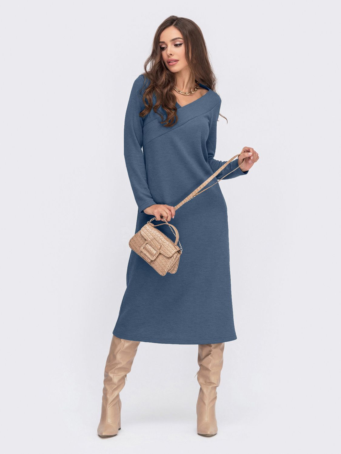 Тепле плаття А-силуету з ангори синього кольору - фото