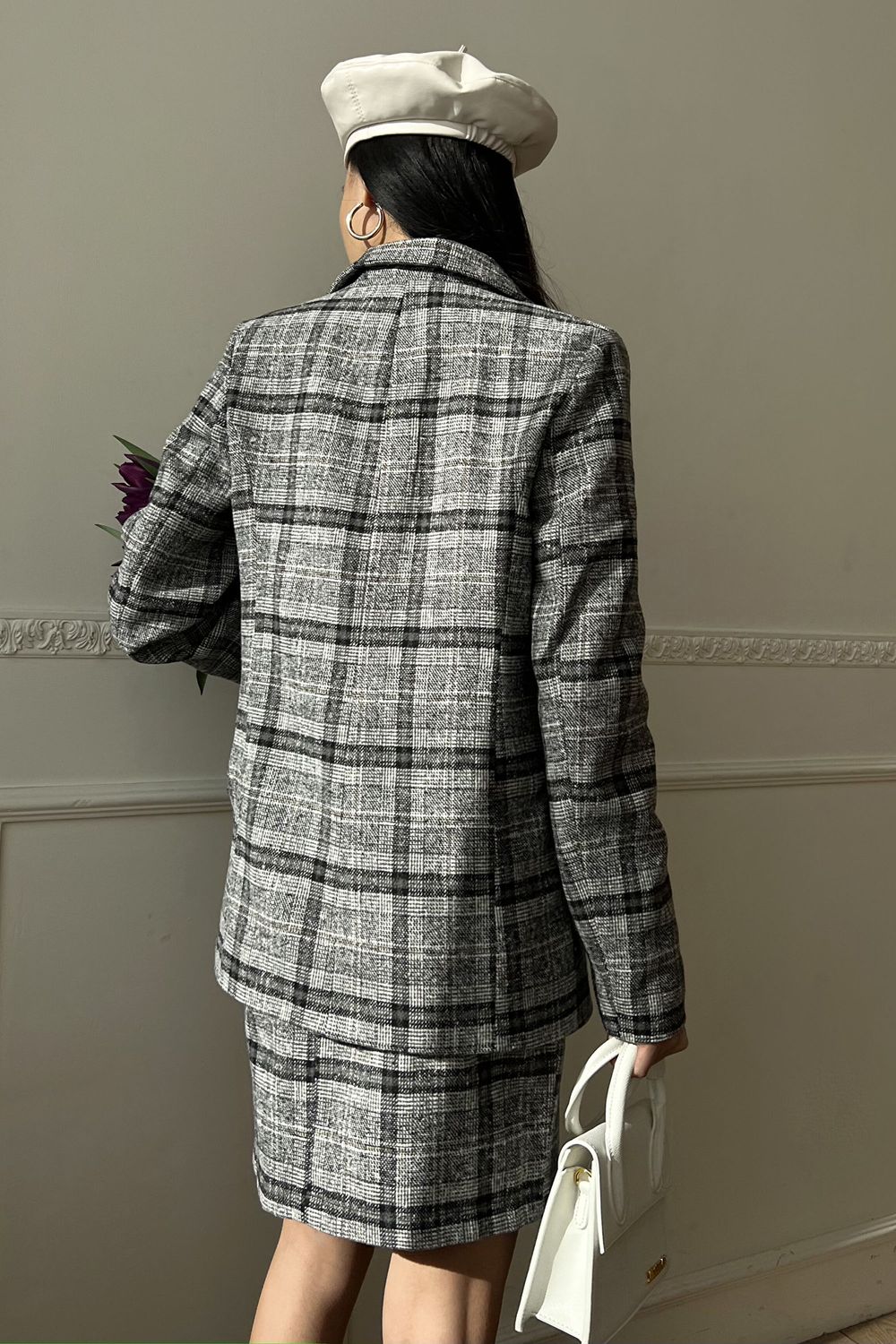 Жіночий твідовий піджак в клітинку - фото