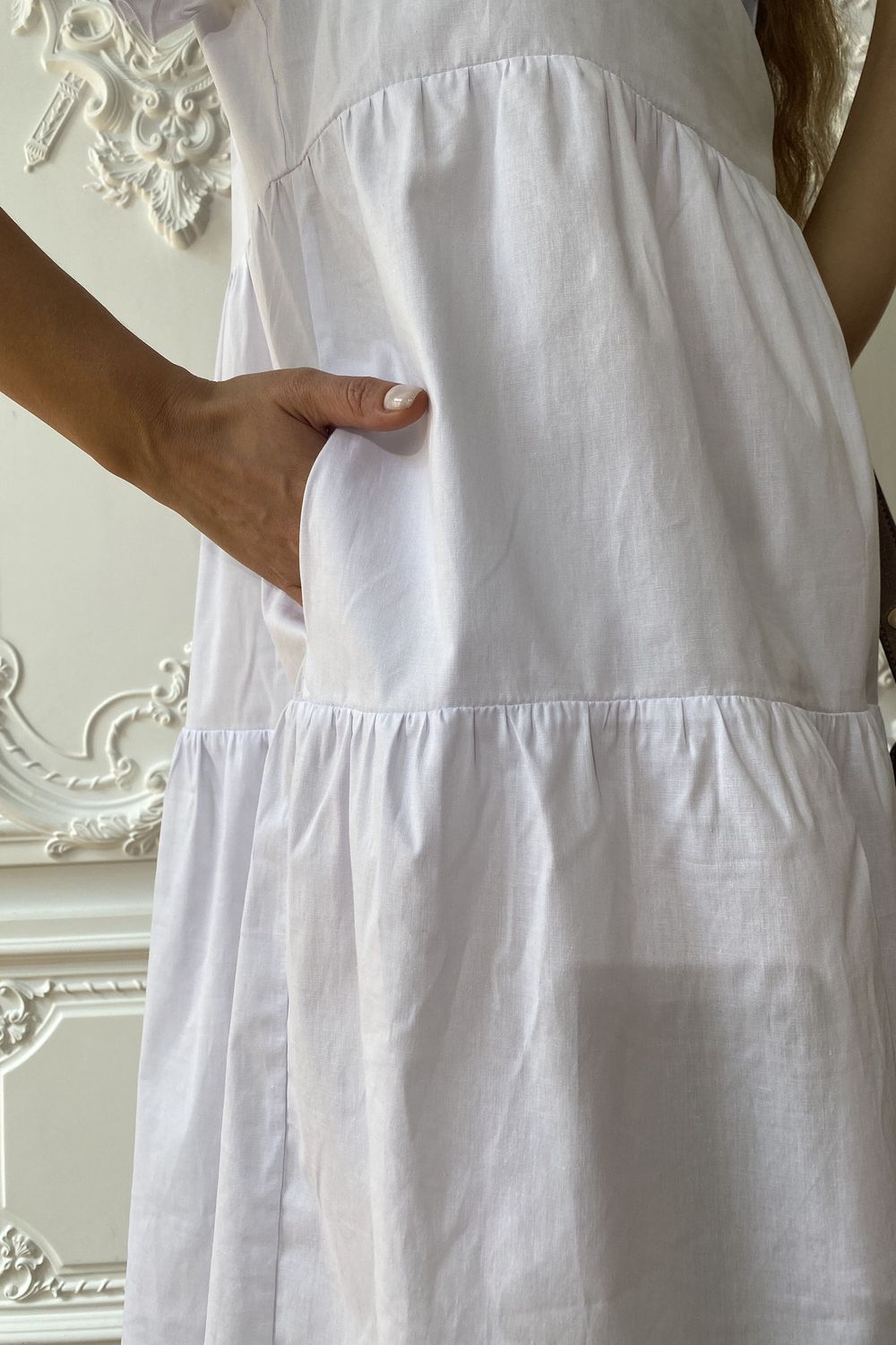 Літня сукня трапеція з бавовни без рукавів біла - фото