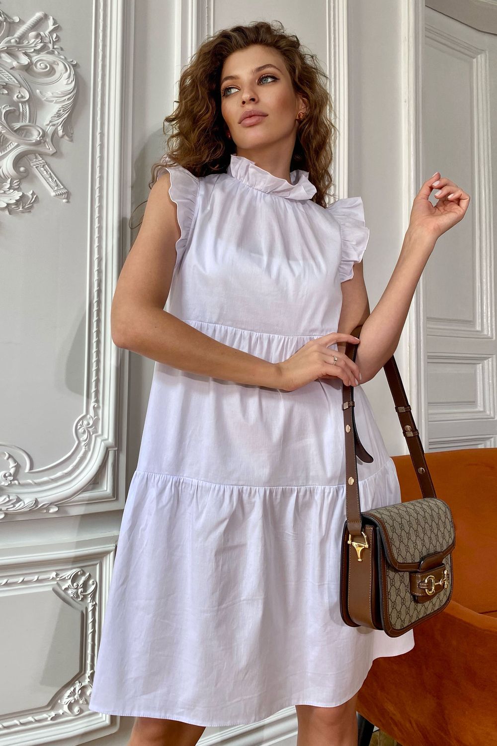 Літня сукня трапеція з бавовни без рукавів біла - фото
