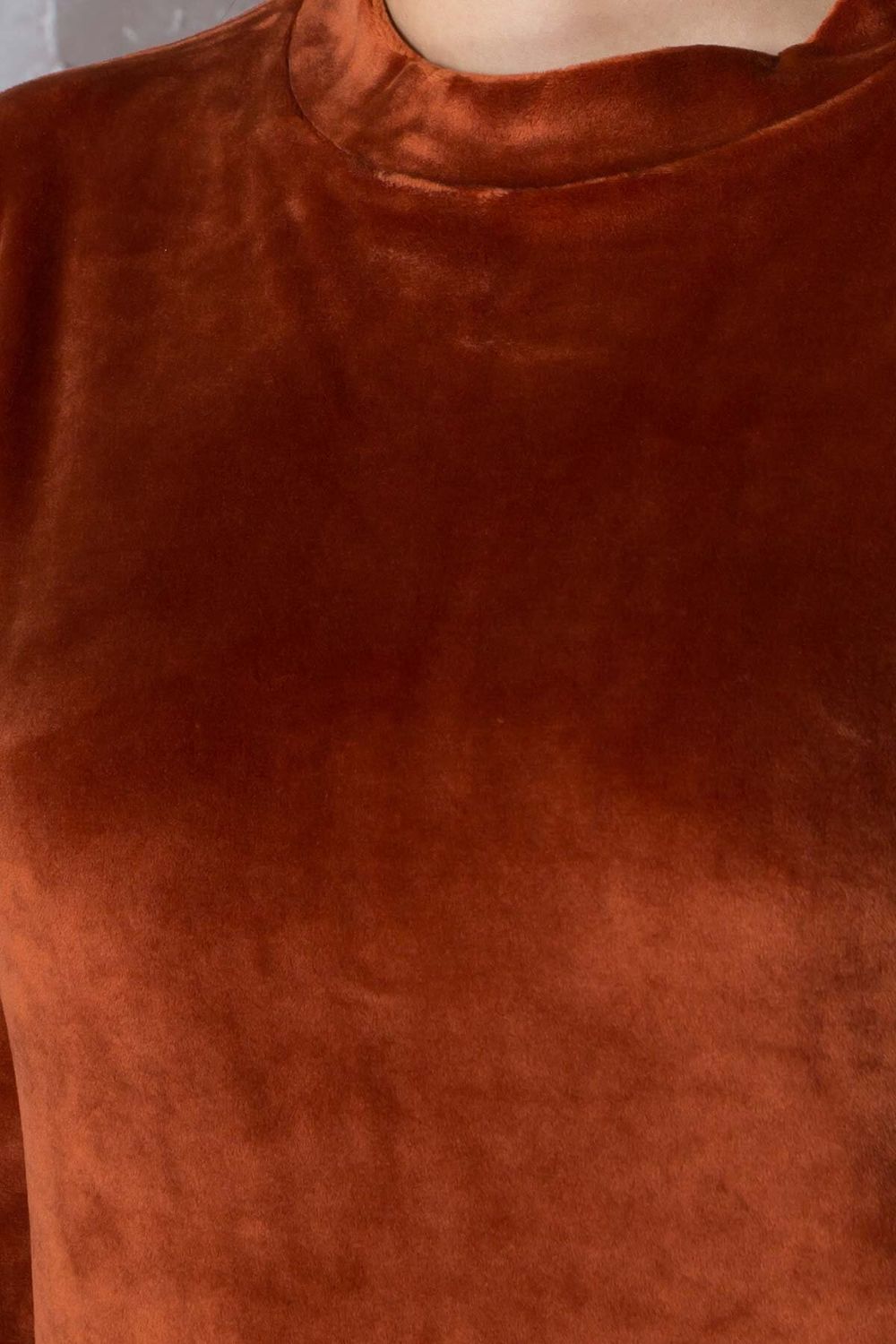 Оксамитове повсякденне плаття прямого крою теракота - фото