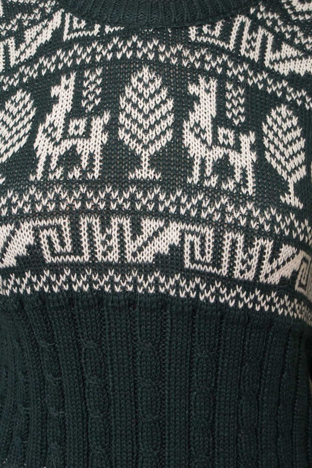 Зимний вязаный свитер с узором зеленый - фото
