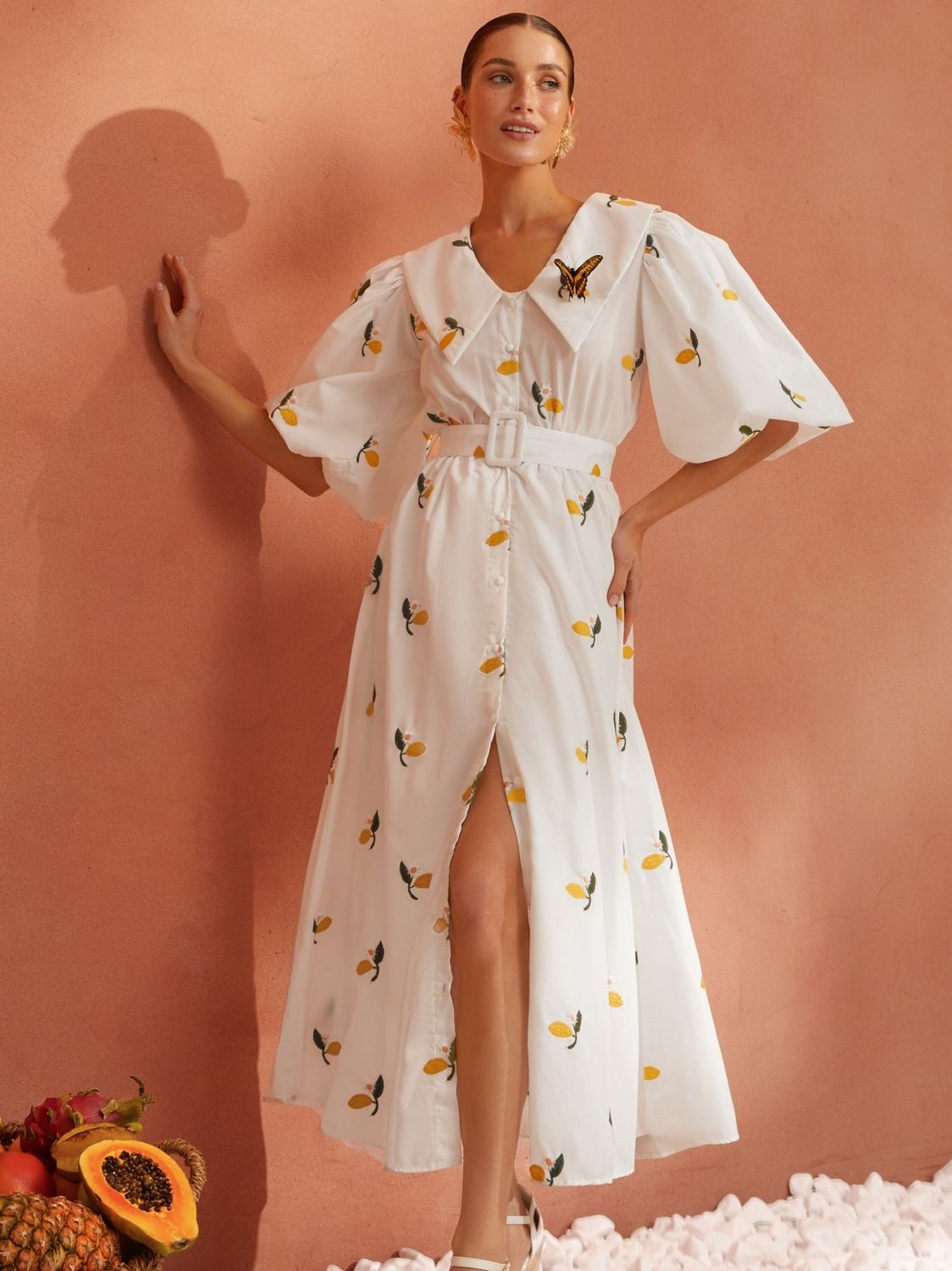 Елегантна літня сукня сорочка з вишивкою - фото