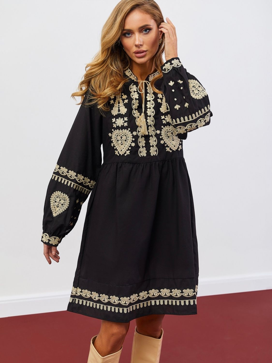 Праздничное платье вышиванка черного цвета - фото