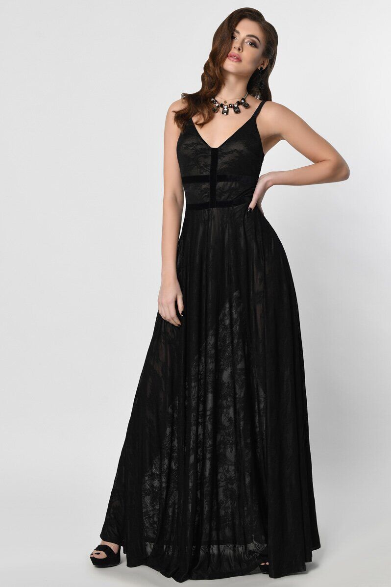 Черное вечернее платье с ожерельем, Фото